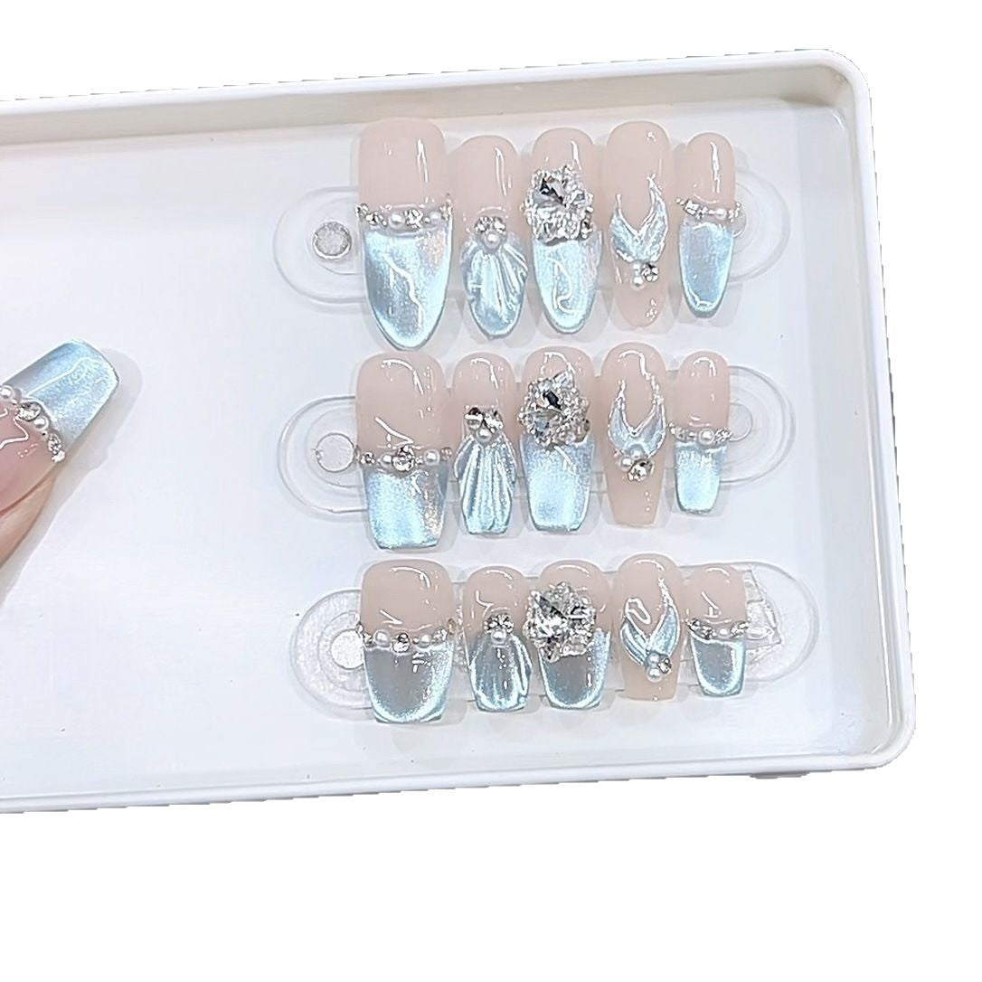 Elegante Luxus Press-On Nagelkunst mit6 Strass Brehn