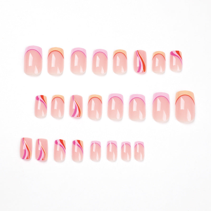 Kunstvolle Nagelkunst im modernen Wellen-Design Brehn