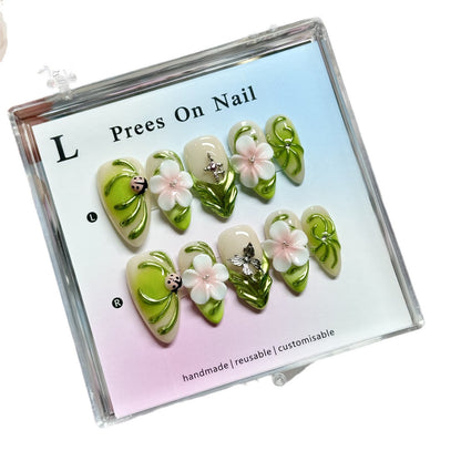 Dekoratives Press-On-Nagelkunst-Set mit floralen und naturinspirierten Designs
