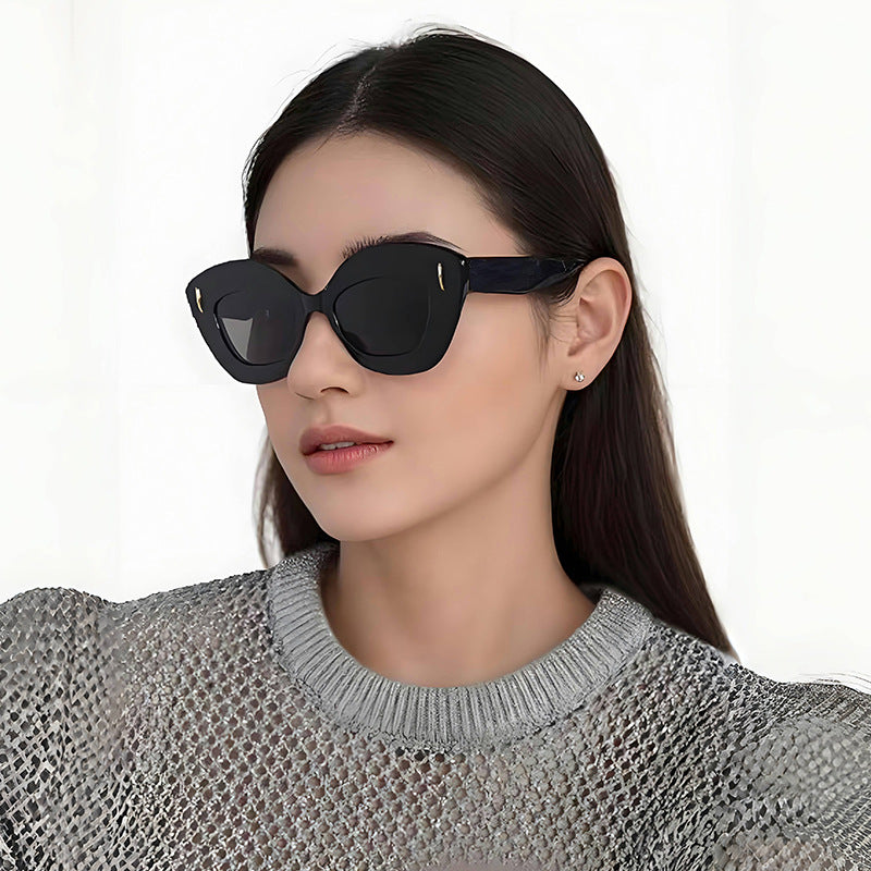 Damen Cat-Eye Sonnenbrille mit luxuriösen Designelementen Brehn