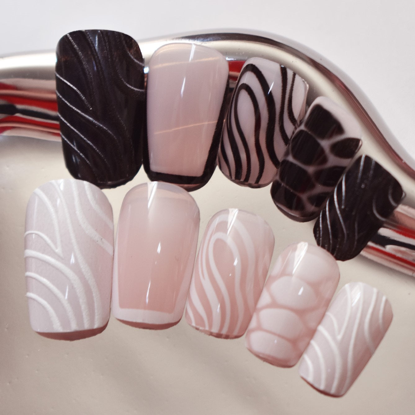 Detaillierte künstlerische Press-On-Nail-Designs Brehn
