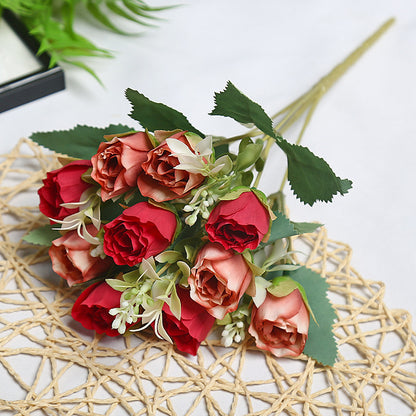 Künstlicher Blumenstrauß für die Wohnkultur