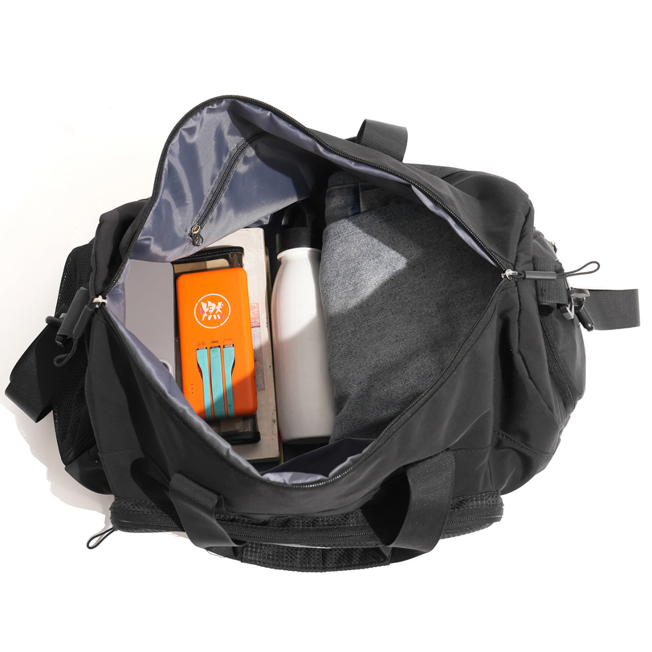 Multifunktionale Reisetasche Mit Verstärkten Materialien Und Innovativem Fächersystem Brehn