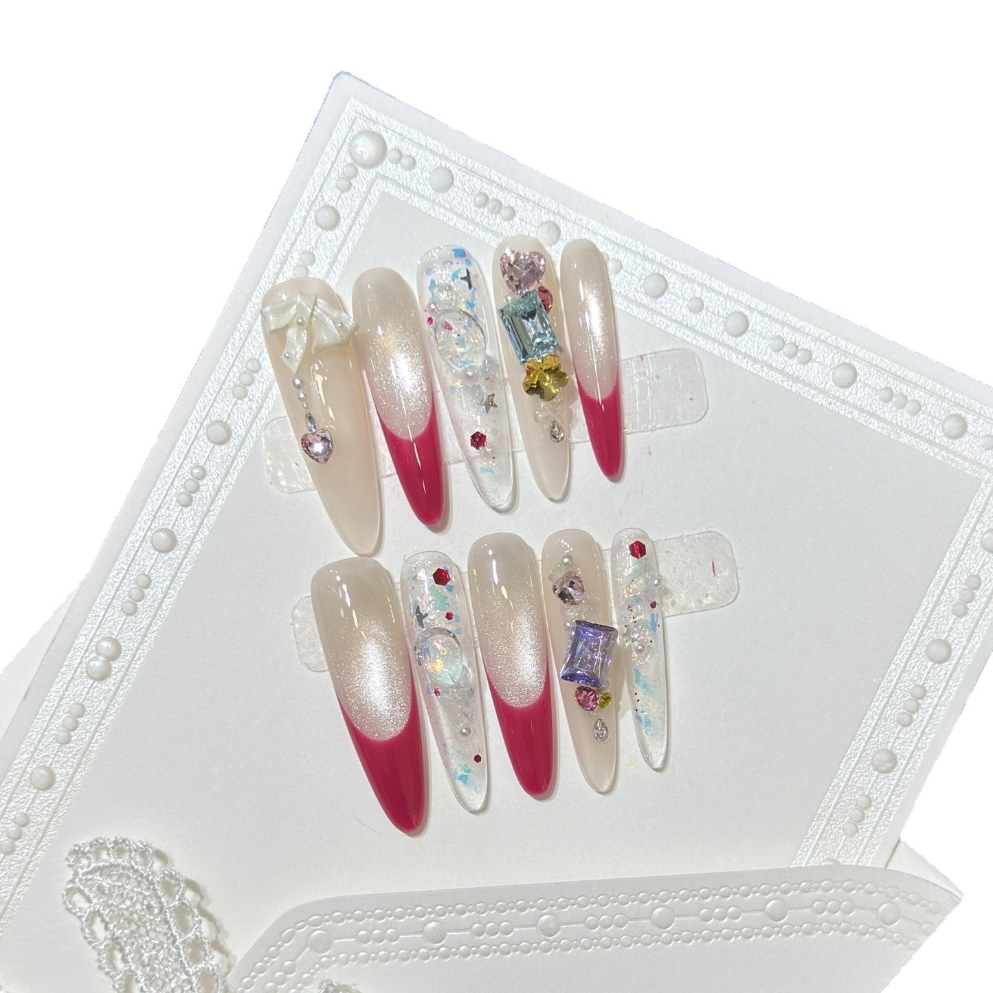 Stylisches dekoratives Press-On-Nagelset Brehn