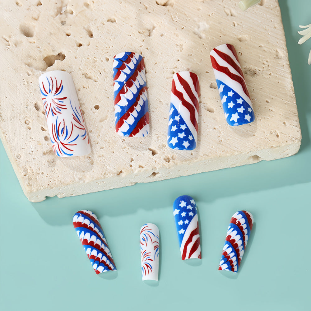 Kunstnägel mit patriotischen Mustern Brehn