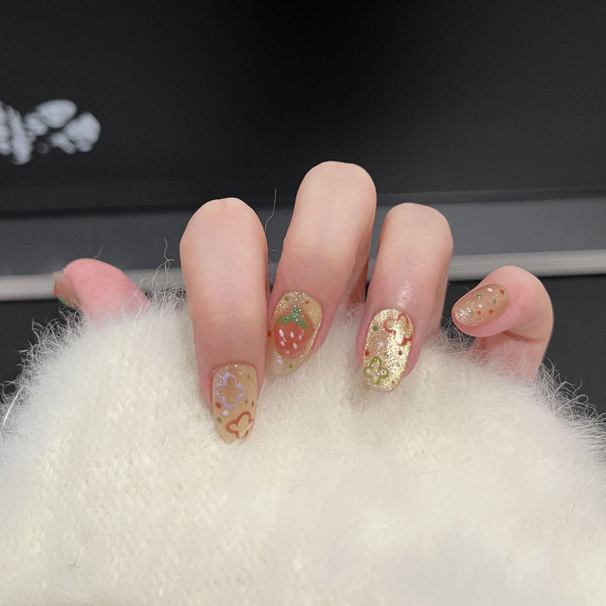 Künstlerisches Erdbeer-Themen-Press-On-Nagelset Brehn