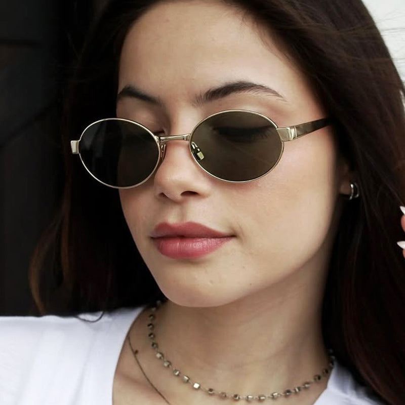 Damen runde Brille mit elegantem Metallrahmen und verstellbaren Nasenpads Brehn