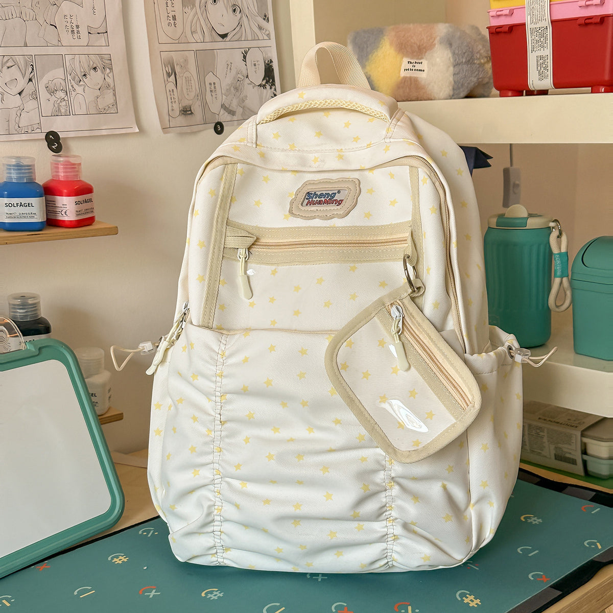 Stylische Mehrfach-Taschen-Rucksack mit Sternakzenten Brehn