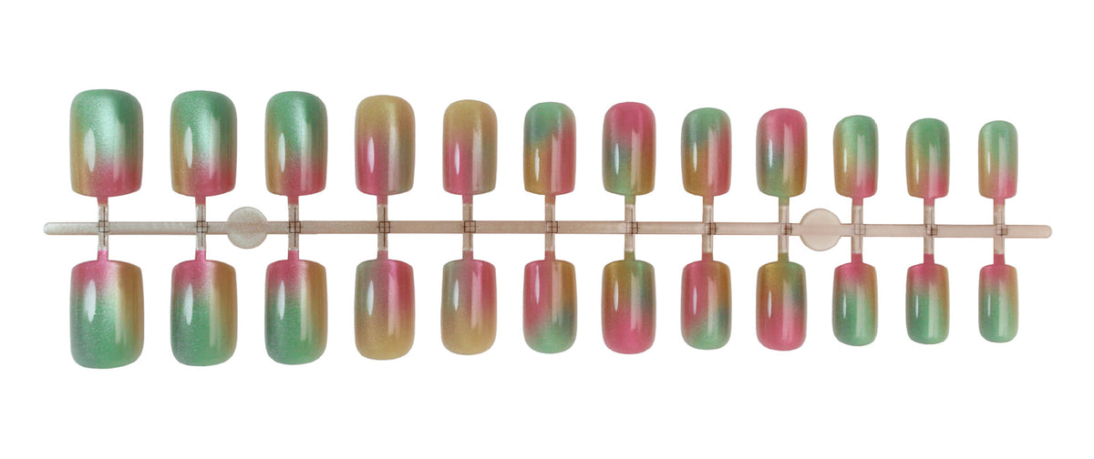 Kunstnagelset mit schimmernden Ombre-Effekten Brehn