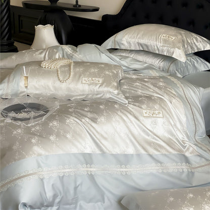 Luxuriöses Satin-Jacquard Blüten-Bettwäsche-Set mit bestickten Kopfkissenbezügen
