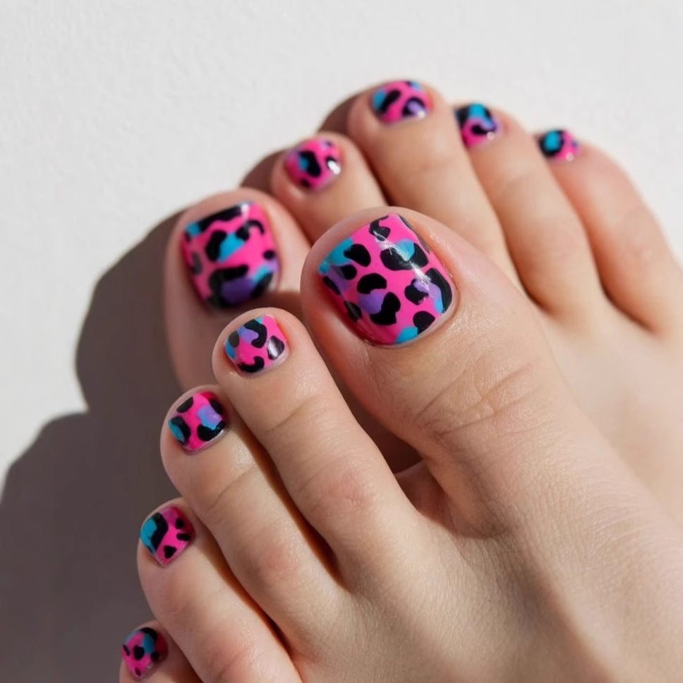 Kunstnagelset mit lebhaften Leopardenmuster Brehn