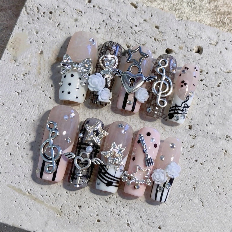 Themenbezogenes dekoratives Press-On-Nagelset