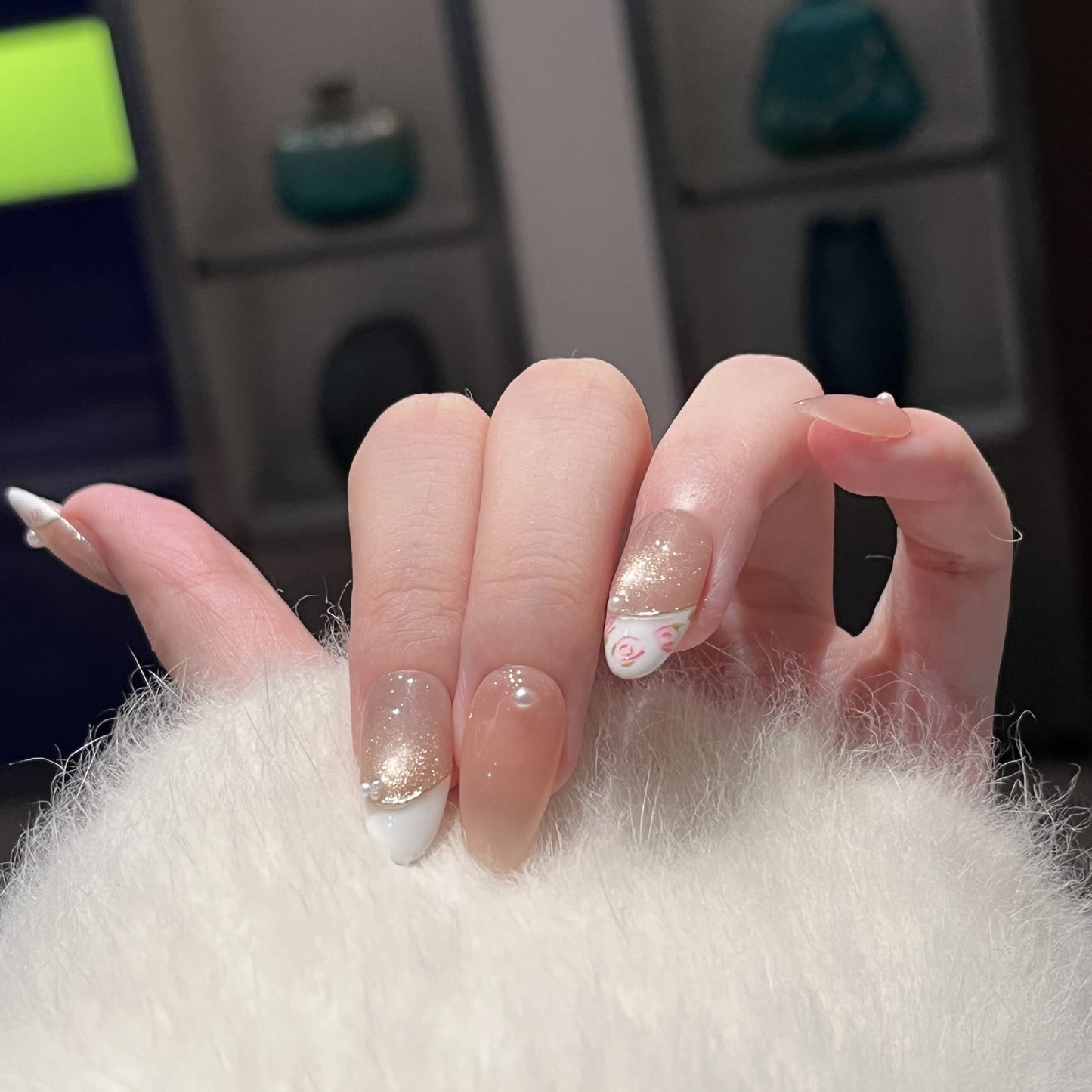 Glitzerndes Floral Press-On Nail Set Brehn