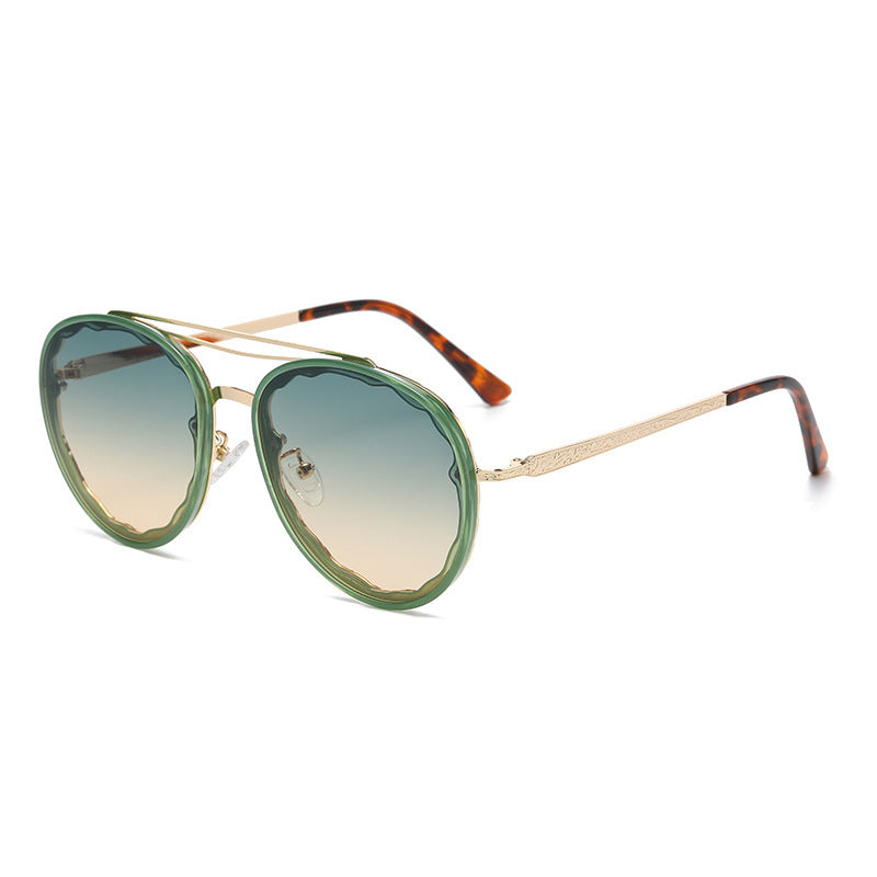 Damen Modern gestaltete Sonnenbrille im eleganten Oversize-Stil Brehn