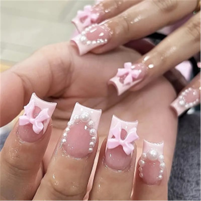 Künstlerisches Press-On-Nagelset mit Premium-Verzierungen Brehn