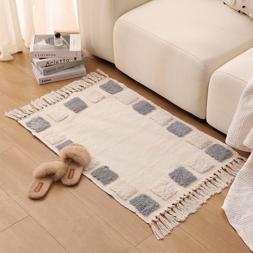 Gewebter Vorleger im Boho-Minimalstil mit kontrastiertem Tufting und Baumwollfransen Brehn