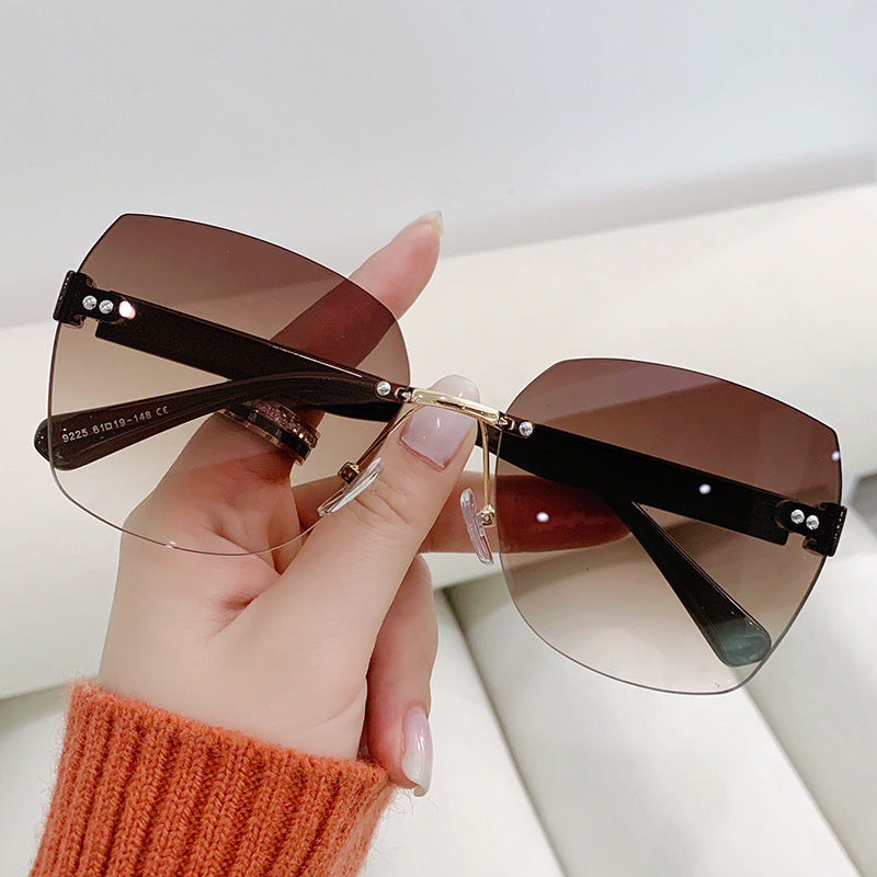 Damen elegante Sonnenbrille mit innovativem Design Brehn