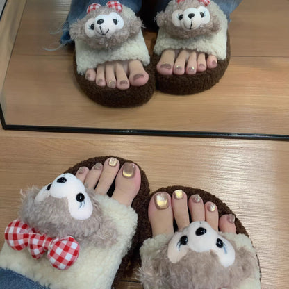 Niedliche Plüschhausschuhe mit Tierdesign