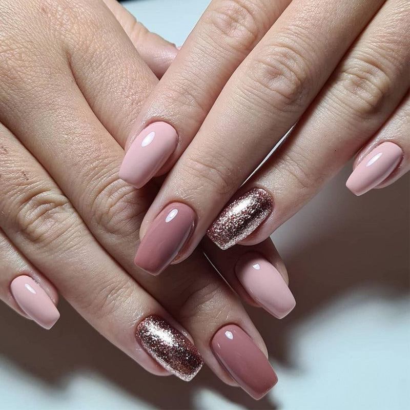 Glamouröse Glitzer-Stiletto Press-On Nägel Brehn