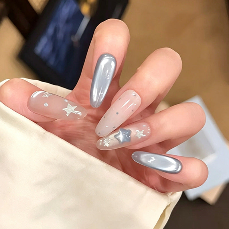 Kunstnagelset mit eleganten Glitzer-Akzenten Brehn