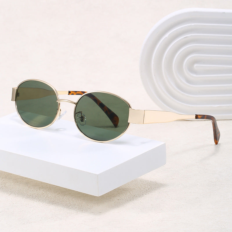 Ovalförmige Sonnenbrille mit Elegantem Metallrahmen Brehn