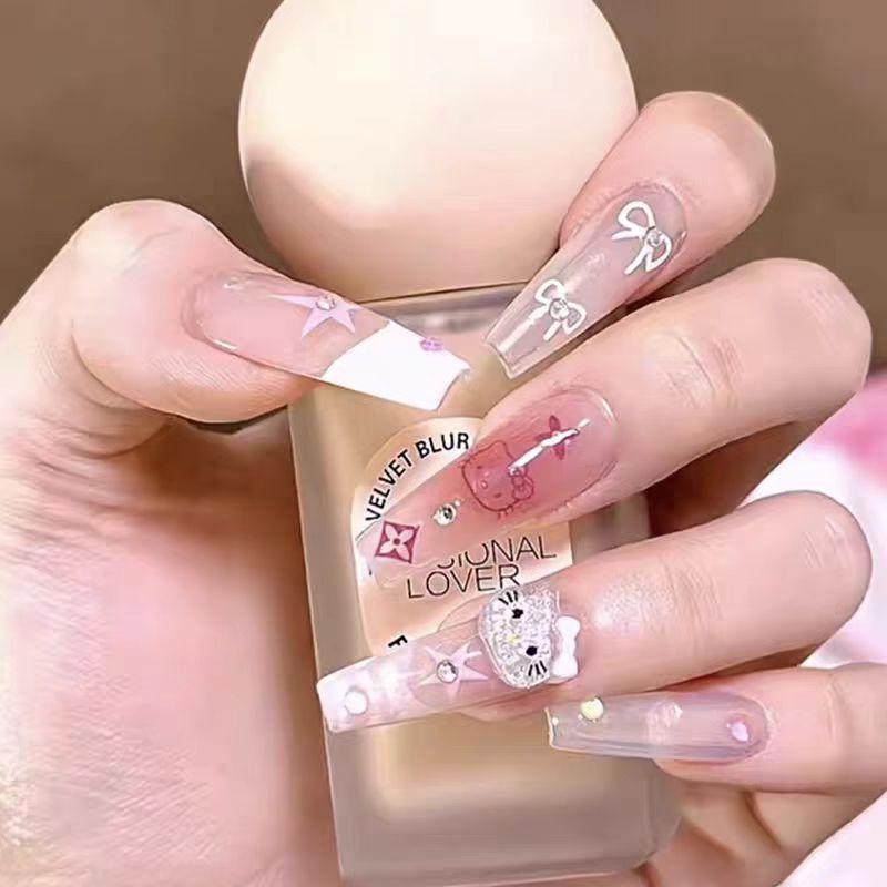 Elegante Stiletto-Press-On-Nägel mit floralem Design Brehn