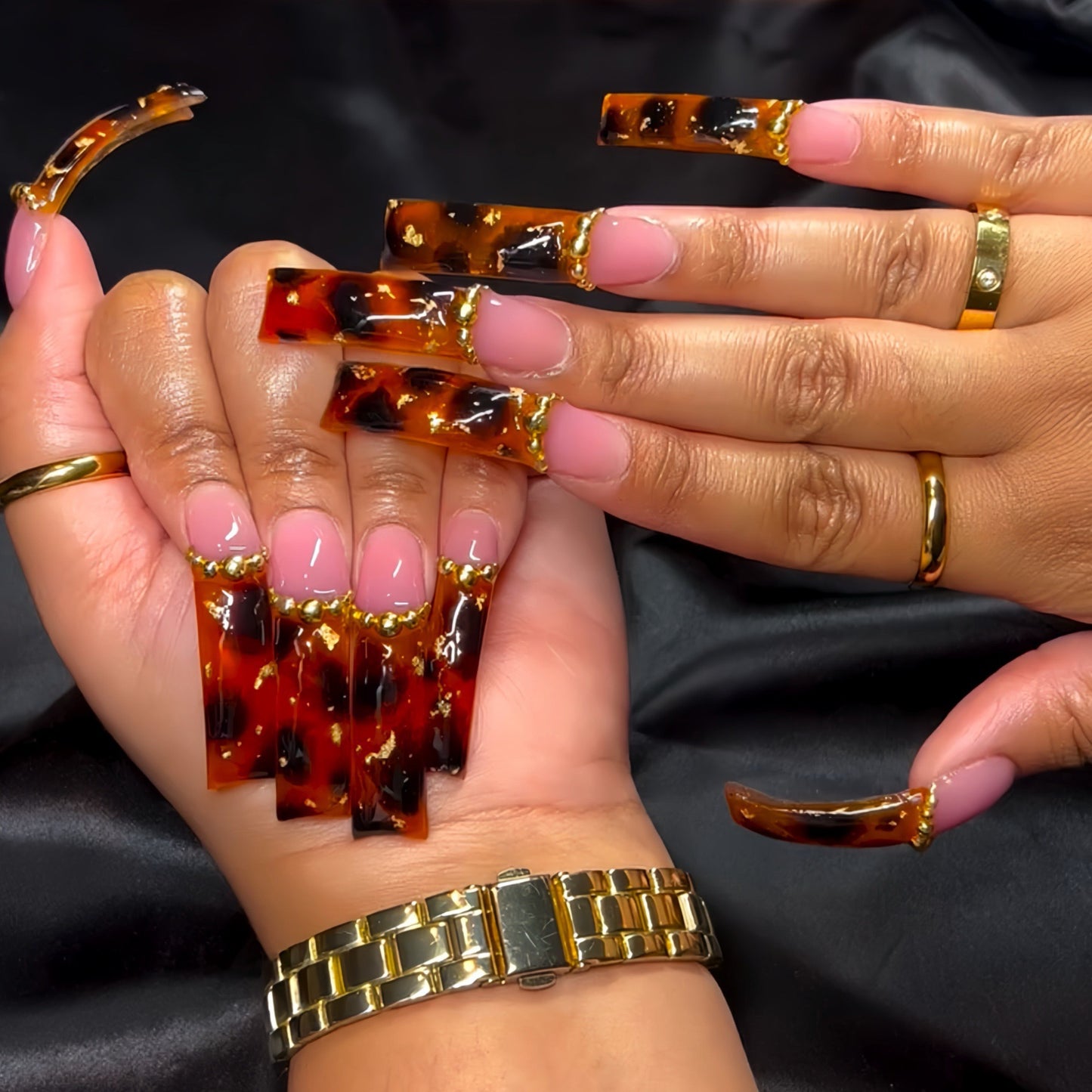 Elegante Schildkrötenmuster Acryl-Nagelverlängerungen Brehn