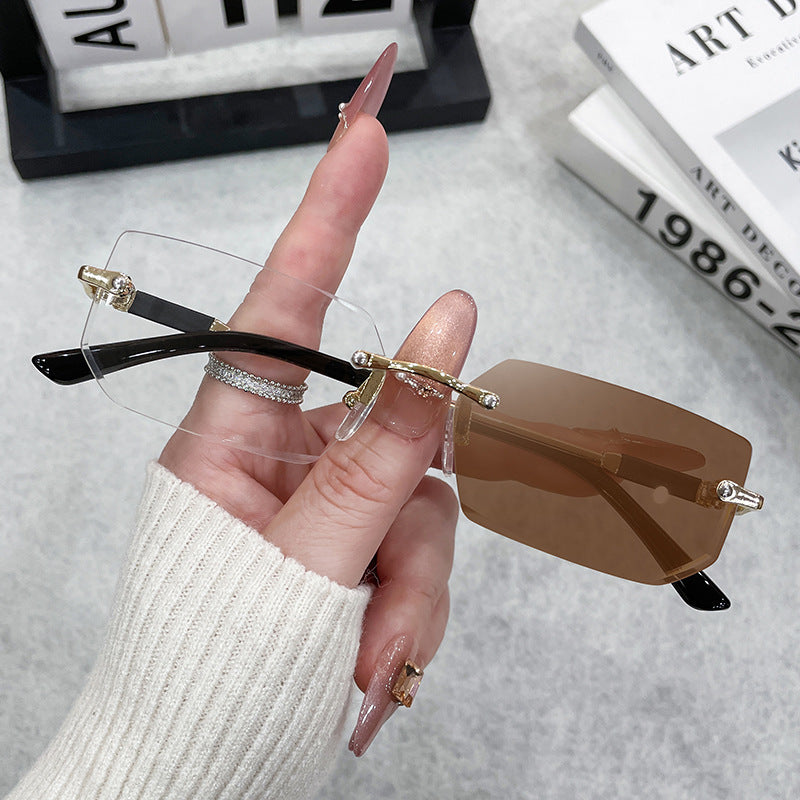Damen stilvolle Designer-Brille mit multifunktionalen Gläsern Brehn