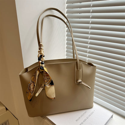 Elegante Schal-Akzent-Handtasche