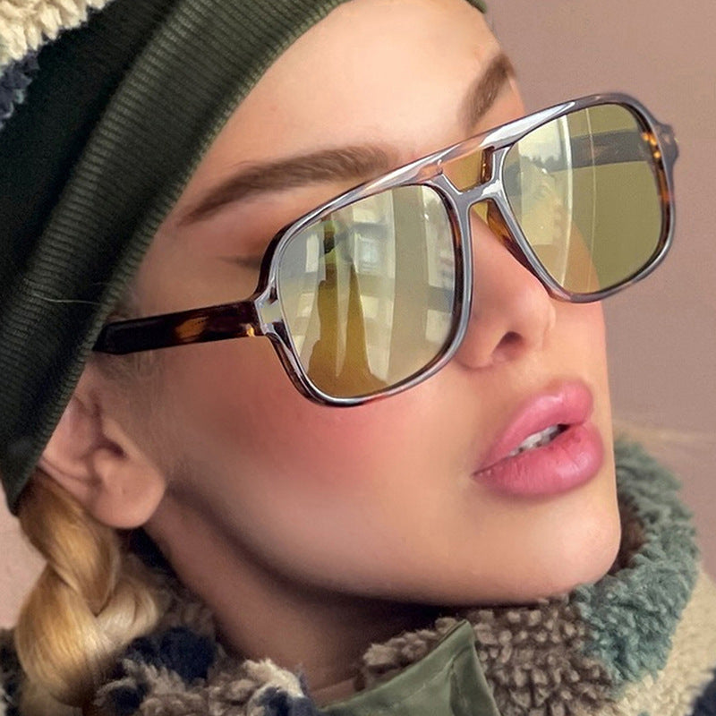 Damen moderne quadratische Sonnenbrille mit stylishem transparentem Rahmen Brehn