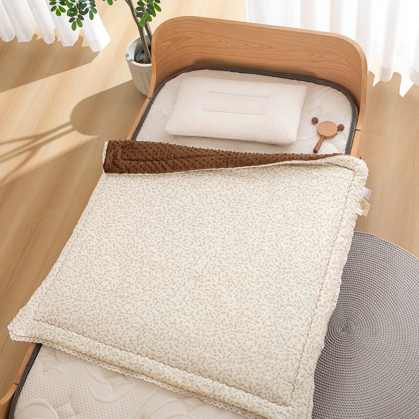 Damen Tagesdecke mit hochwertigem floralem Design Brehn