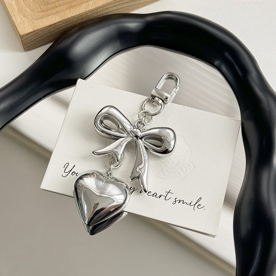 Herzförmiger Charm Schlüsselanhänger Brehn