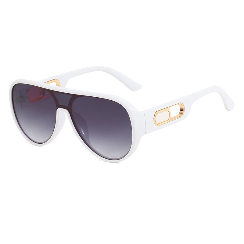 Damen Elegante Oversize-Sonnenbrille mit Designer-Details Brehn