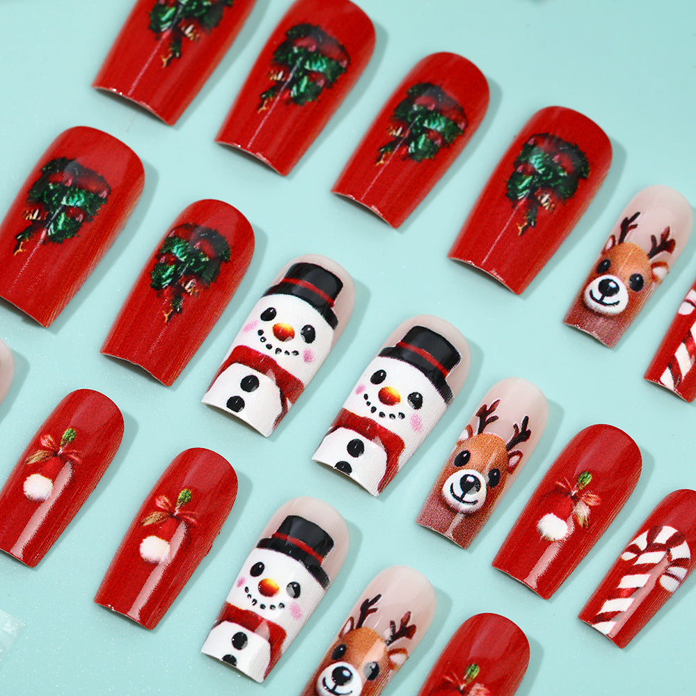 Festliche Kunstnägel im weihnachtlichen Design Brehn