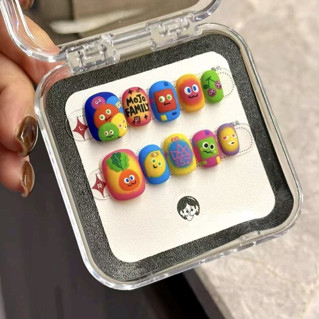 Kreative Nagelkunst Brehn