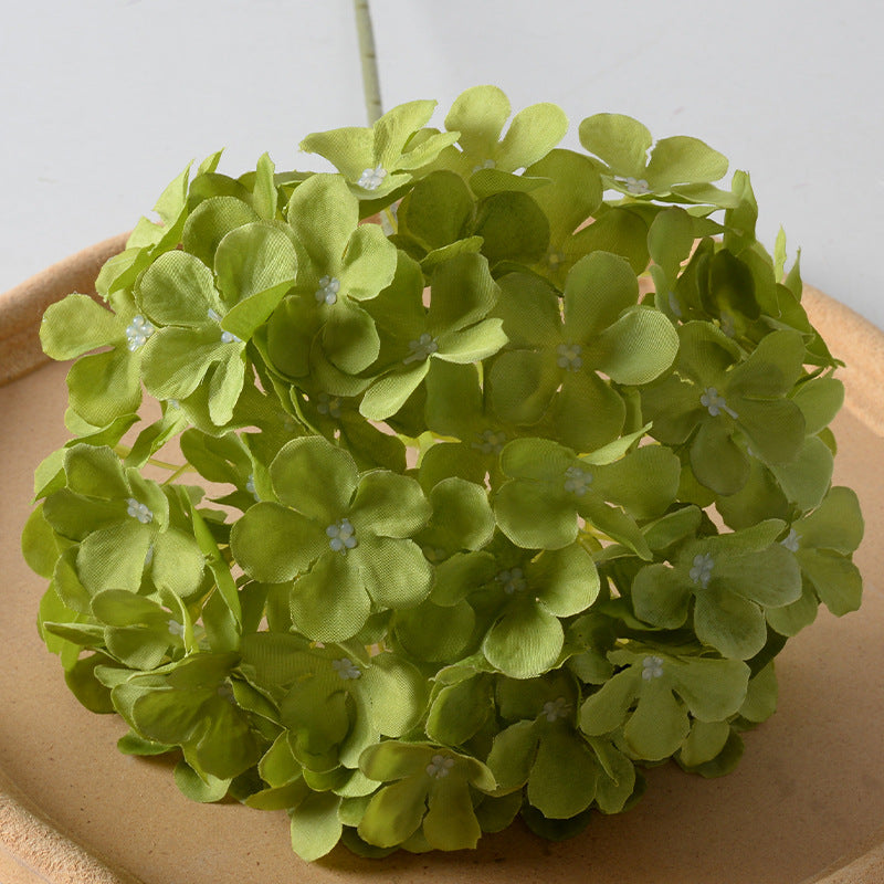 Lebendiger künstlicher Blumenauslagensträuß