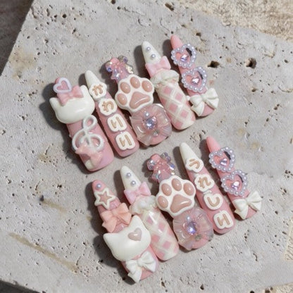 Dekoratives thematisches 3D Press-On Nagelkunstset