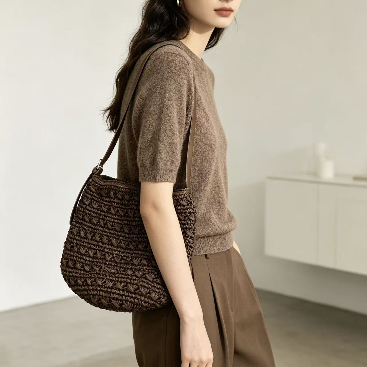 Handtasche mit Einem Modernen Geflochtenen Design Brehn