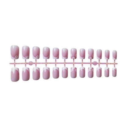 Elegantes französisches Spitzen-Design mit floraler Nail Art