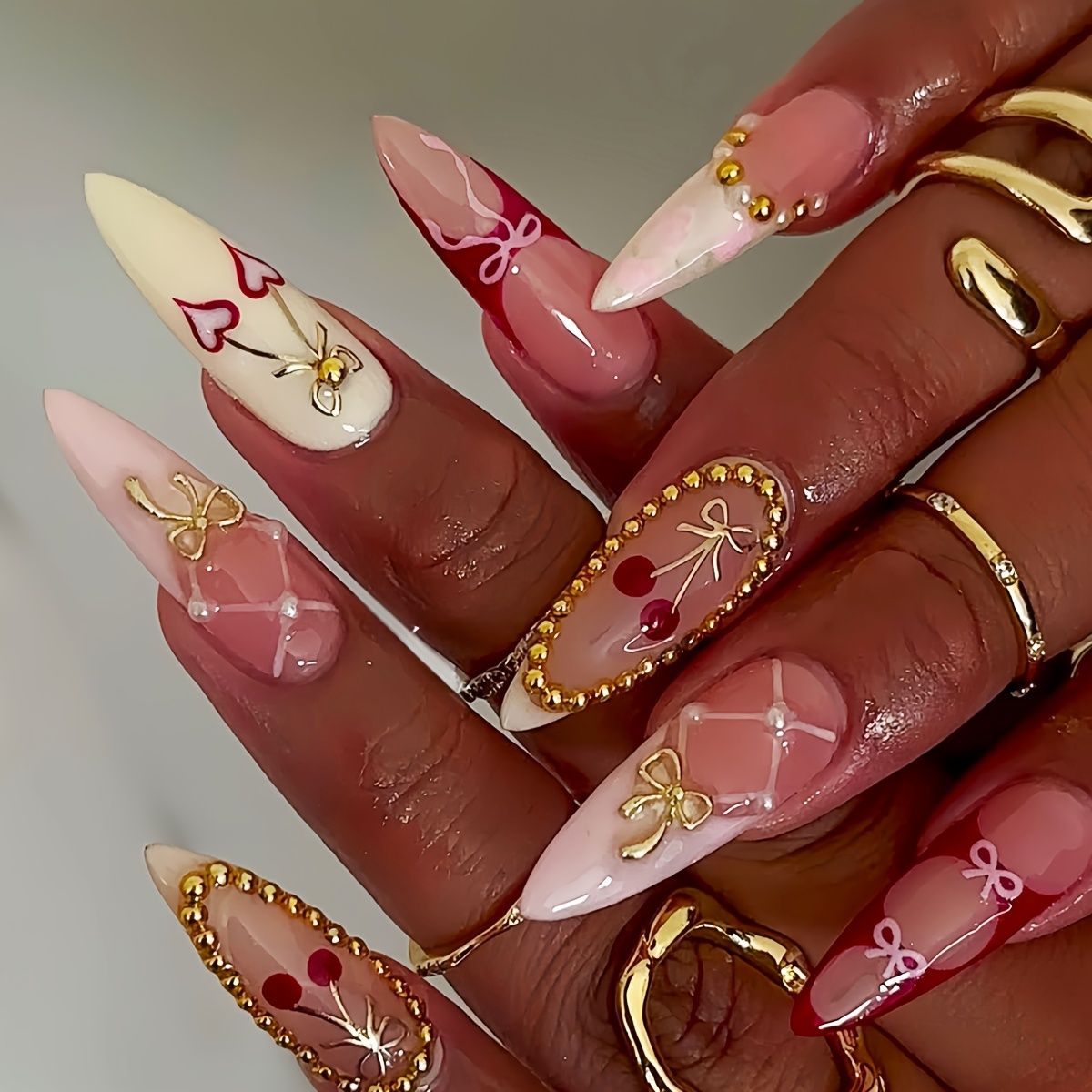 Bunte Künstlerische Press-On Nagelkunst Brehn