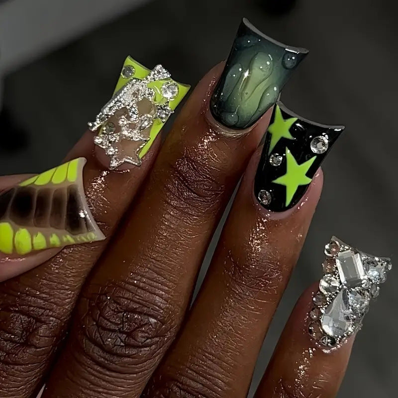 Kreative Stern-Verzierte Press-On Nagelkunst Brehn
