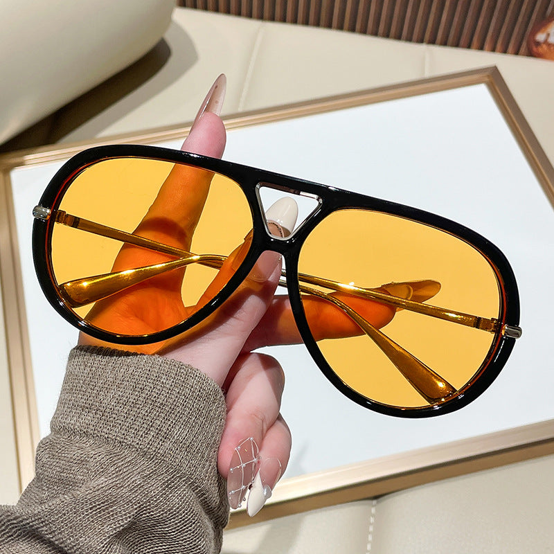 Damen Sonnenbrille im extravagantem Design mit markanten Gläsern Brehn