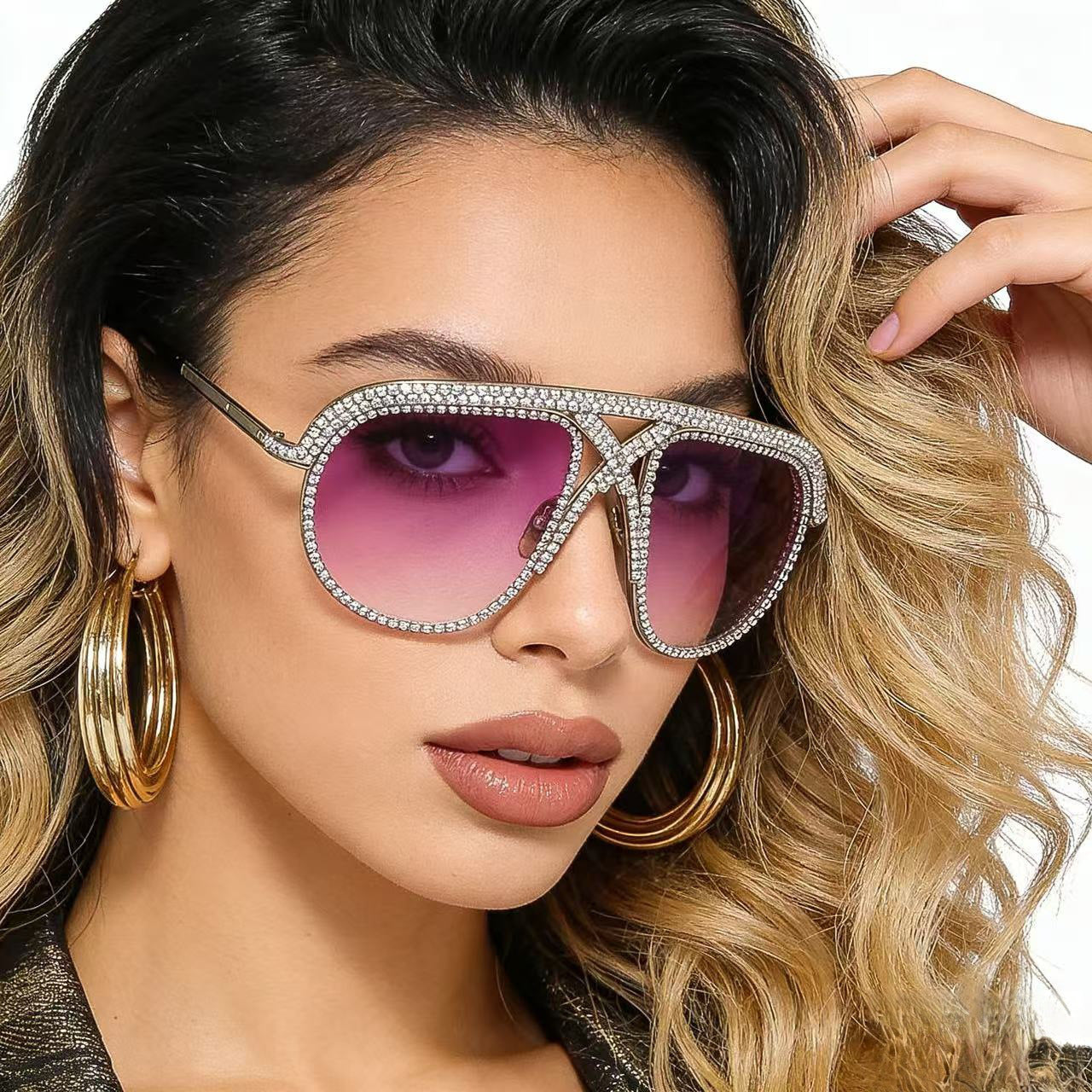 Damen Glamouröse Sonnenbrille mit strassverziertem Rahmen Brehn