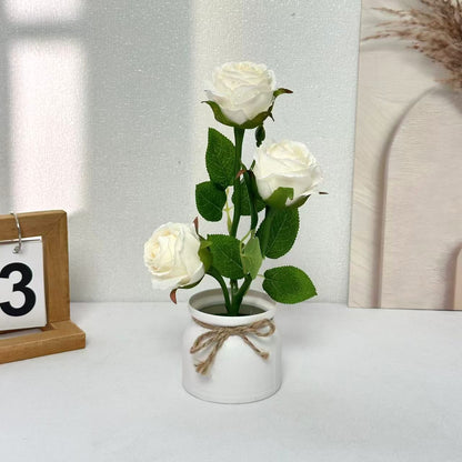 Lebensgetreue dekorative Blumenarrangement