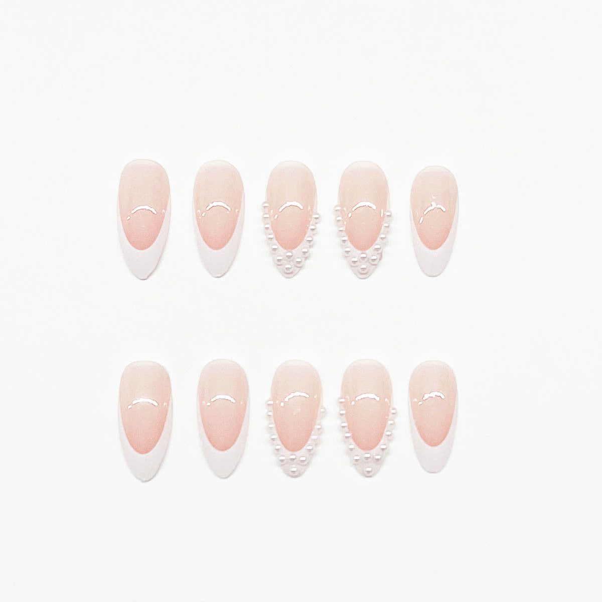 Kunstnagelset mit elegantem Design und 3D-Pearl-Verzierungen Brehn