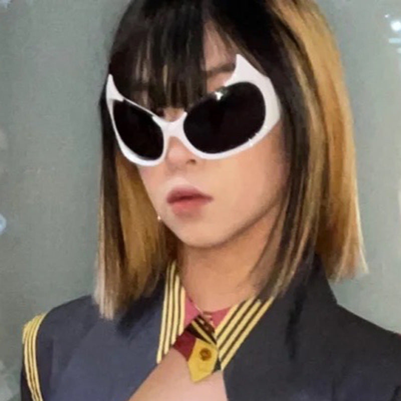 Damen futuristische Sonnenbrille mit stylischem Design und schützendem UV-Filter Brehn
