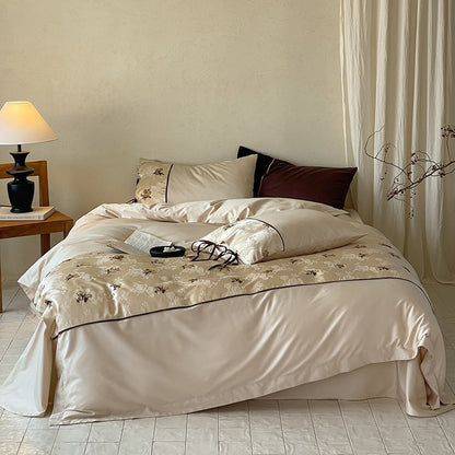 Satin-Bettwäschegarnitur im Jacquard-Look mit floralen Stickdetails und Bandbindung