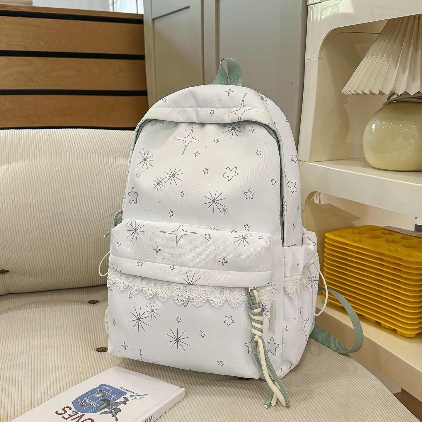 Rucksack mit Verträumtem Sternenmotiv und Praktischen Funktionen Brehn