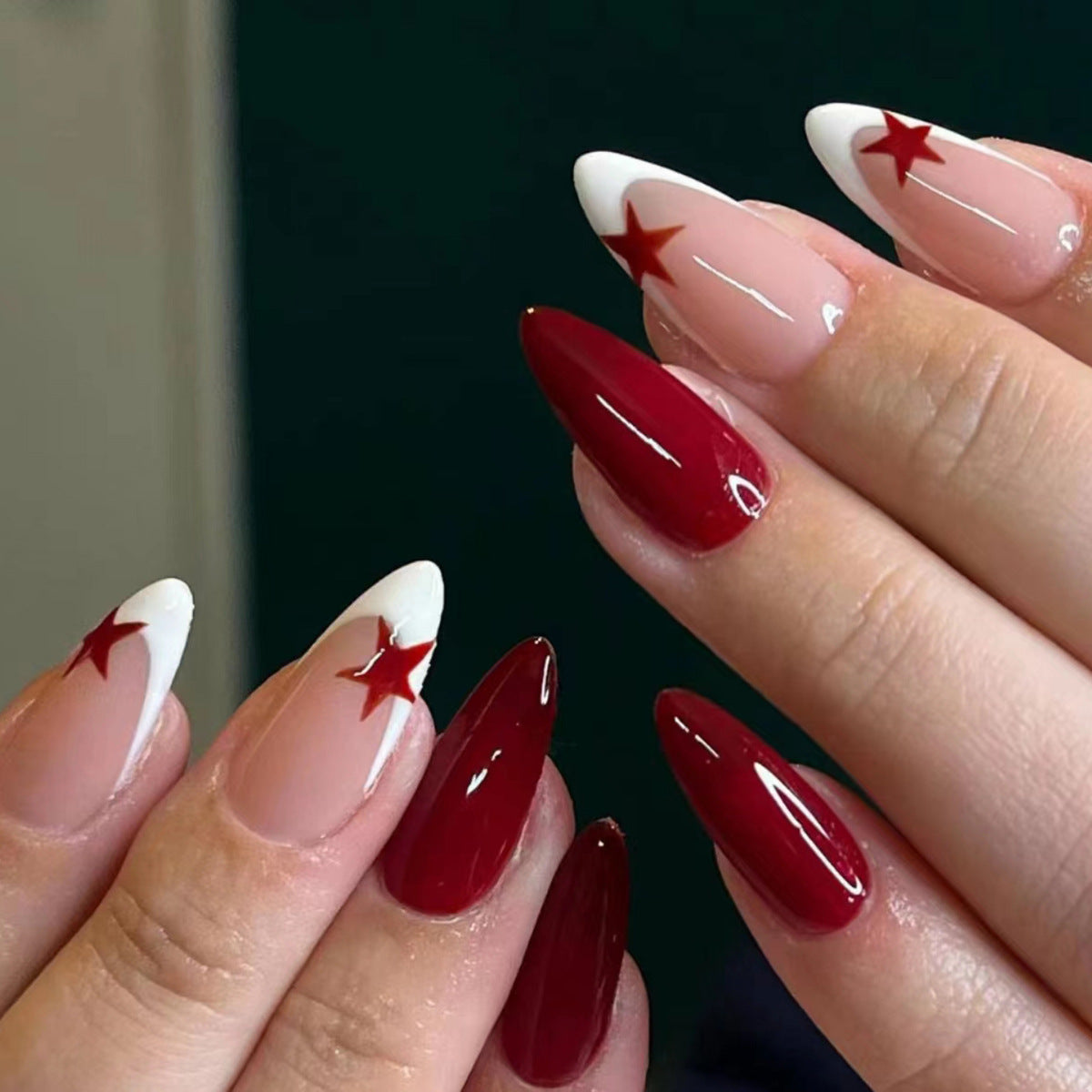 Premium Press-On Nail Set mit Stern- und Glanzdesign Brehn
