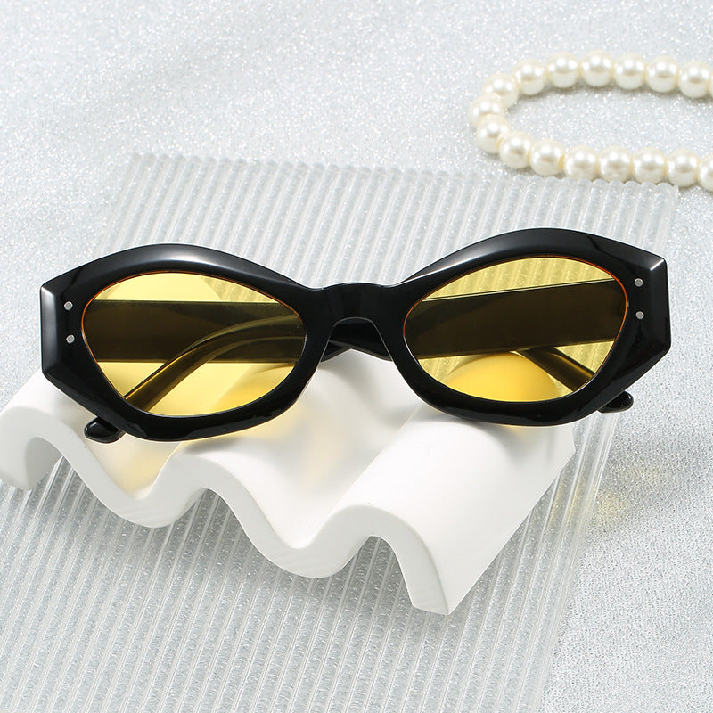 Damen Cat-Eye Sonnenbrille mit modernem Design und breitem Rahmen Brehn